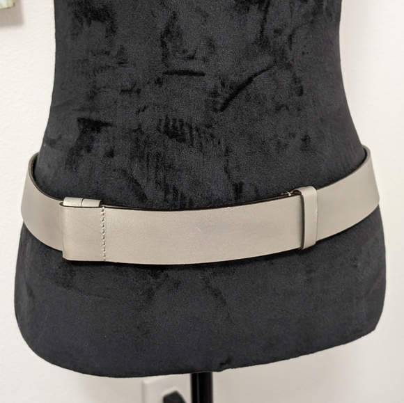 Chico's Genuine Leather Adjustable Pewter Tone Belt S/M - Picture 4 of 11